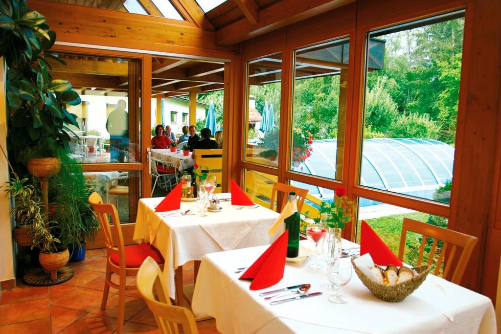 Hotel Restaurant Thadeushof Techelsberg エクステリア 写真
