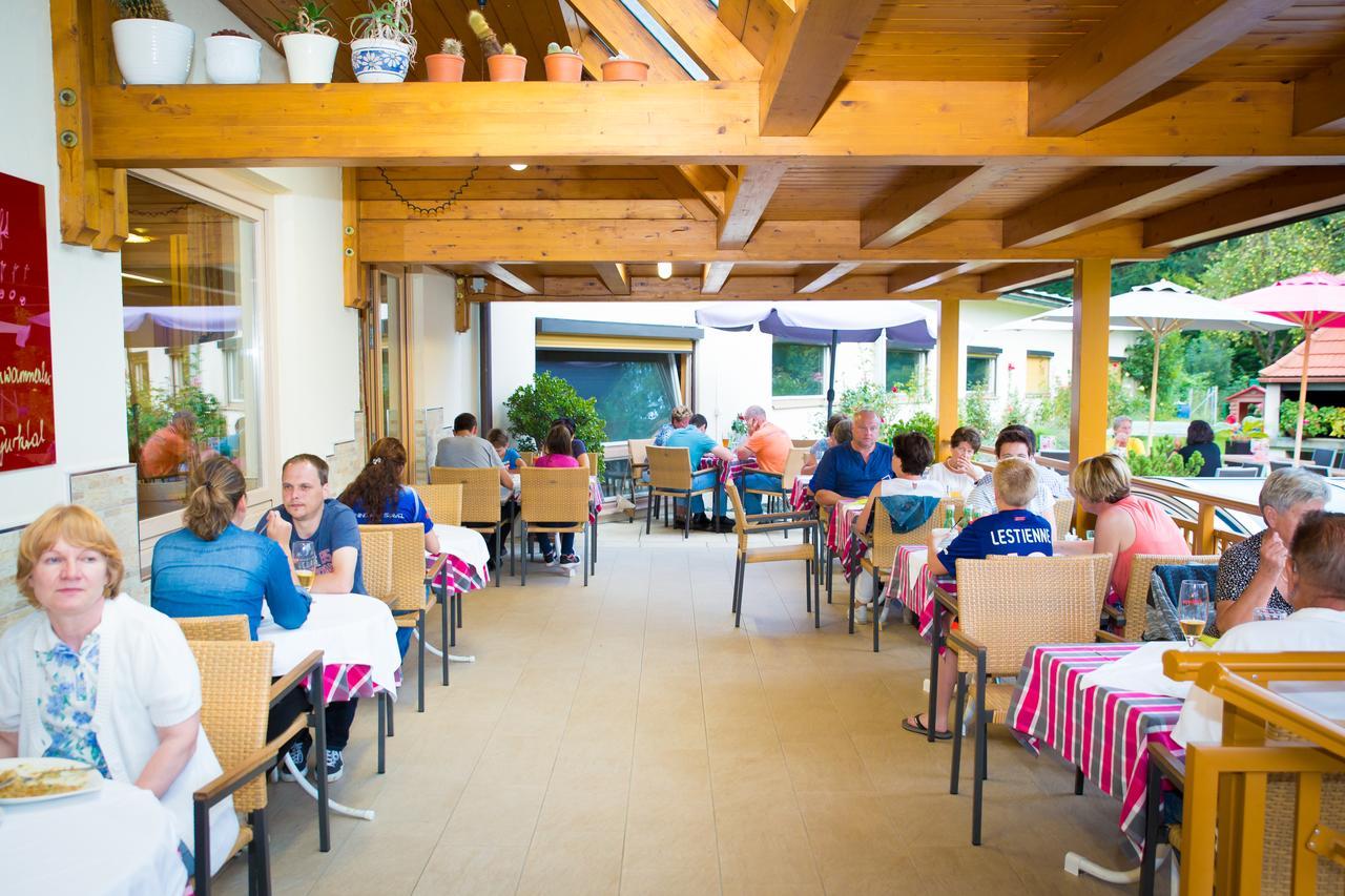 Hotel Restaurant Thadeushof Techelsberg エクステリア 写真