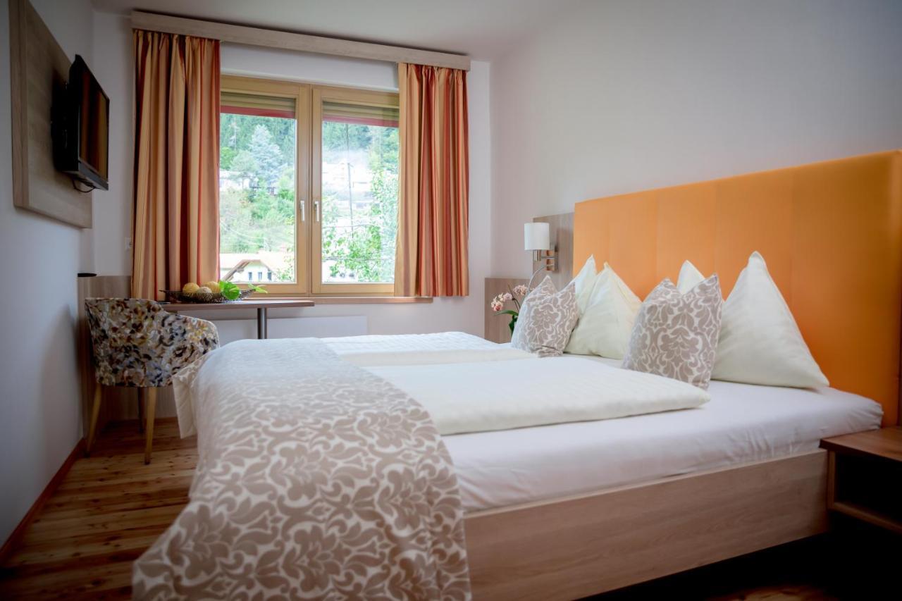 Hotel Restaurant Thadeushof Techelsberg エクステリア 写真